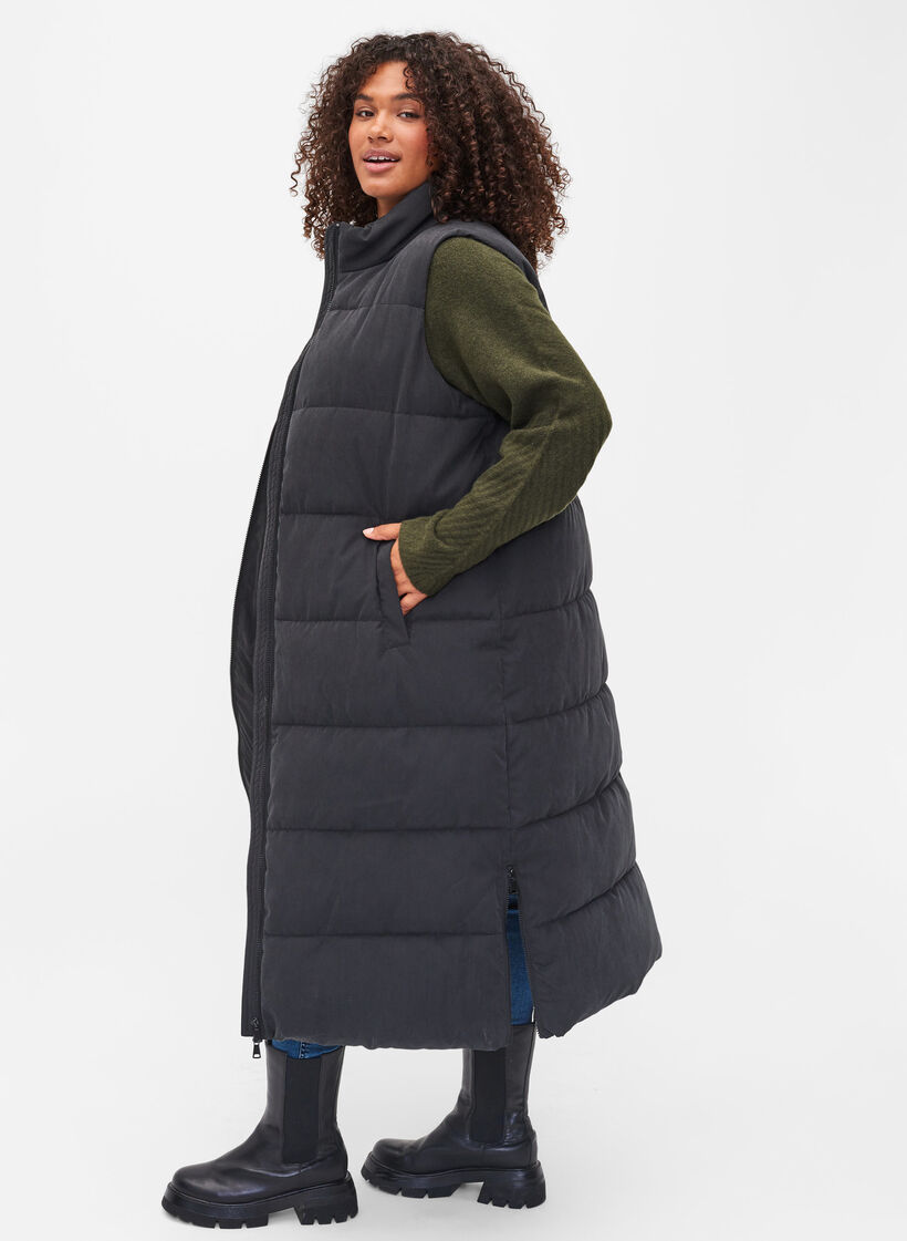 Lang vest med høy krage og lommer, Black, Model image number 1