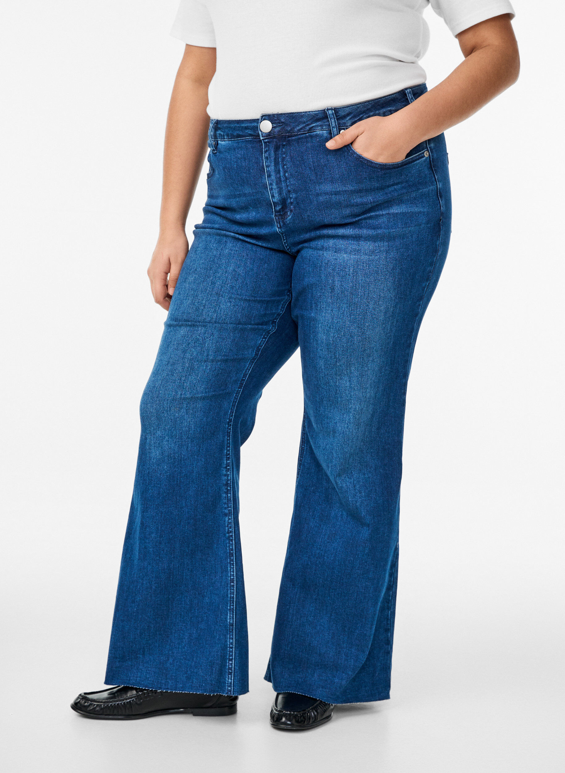 Zizzi Bootcut jeans med h&oslash;y midje, Bl&aring;, Model image number 3