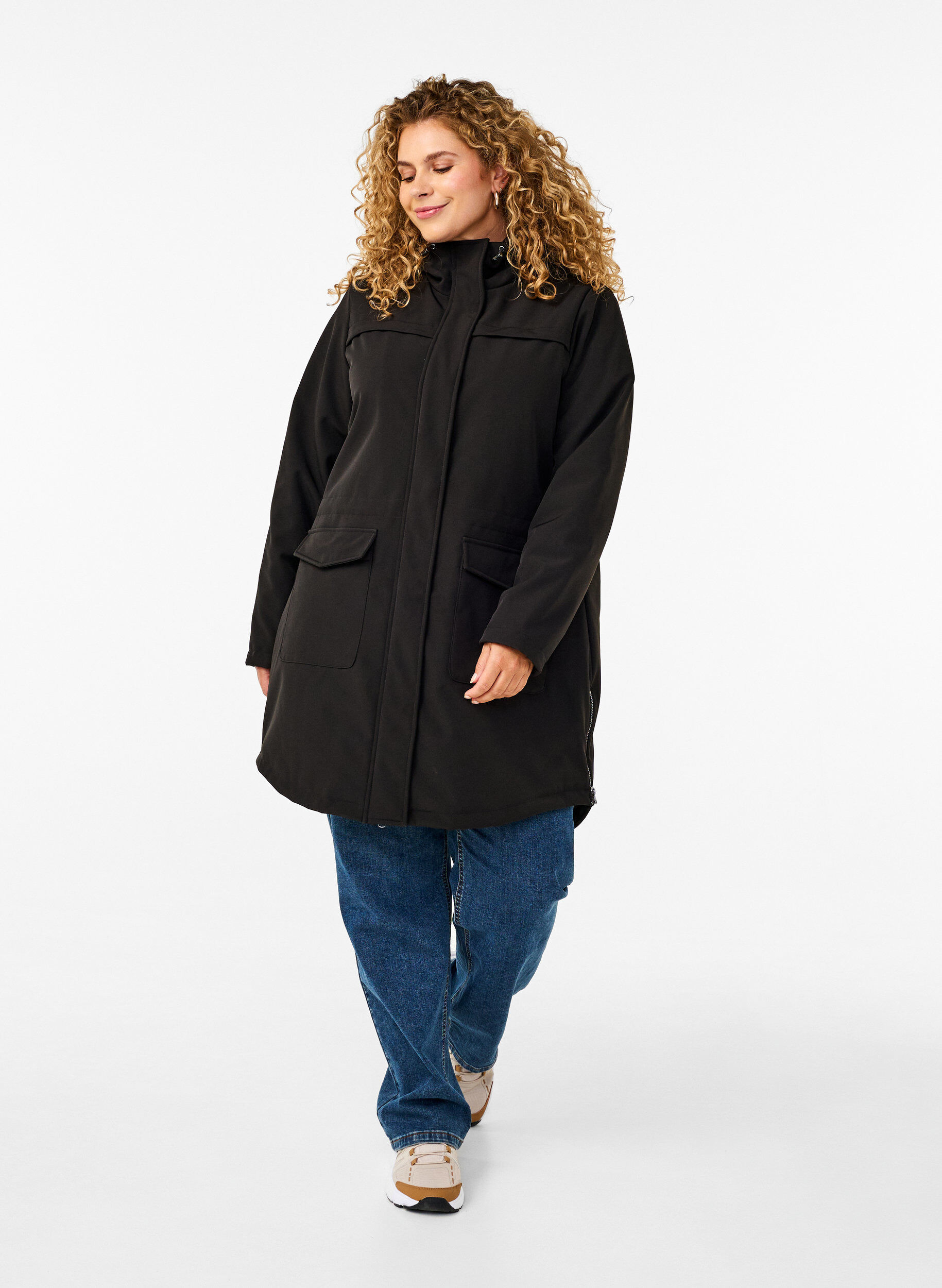 ZizziVannavvisende softshell jakke med vattert f&ocirc;r, Svart, Model image number 1