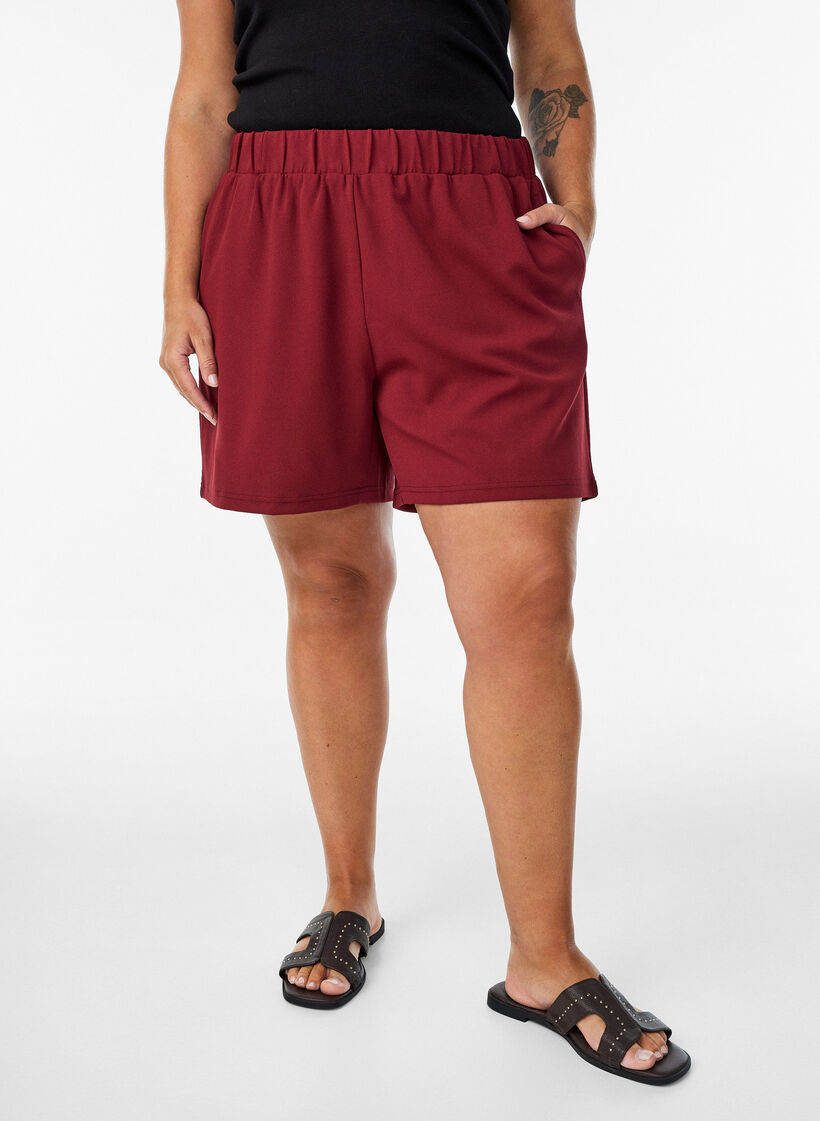 L&oslash;stsittende shorts med lommer, M&oslash;rk Bordeaux, Model image number 3
