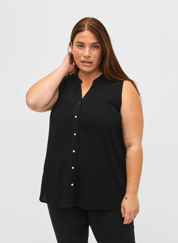 Zizzi Ermeløs bluse i viskose med heklede detaljer, Black, Model image number 0