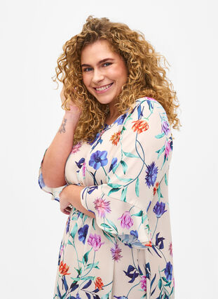 Zizzi Blomstret midikjole med 3/4-ermer, Beige, Model image number 2
