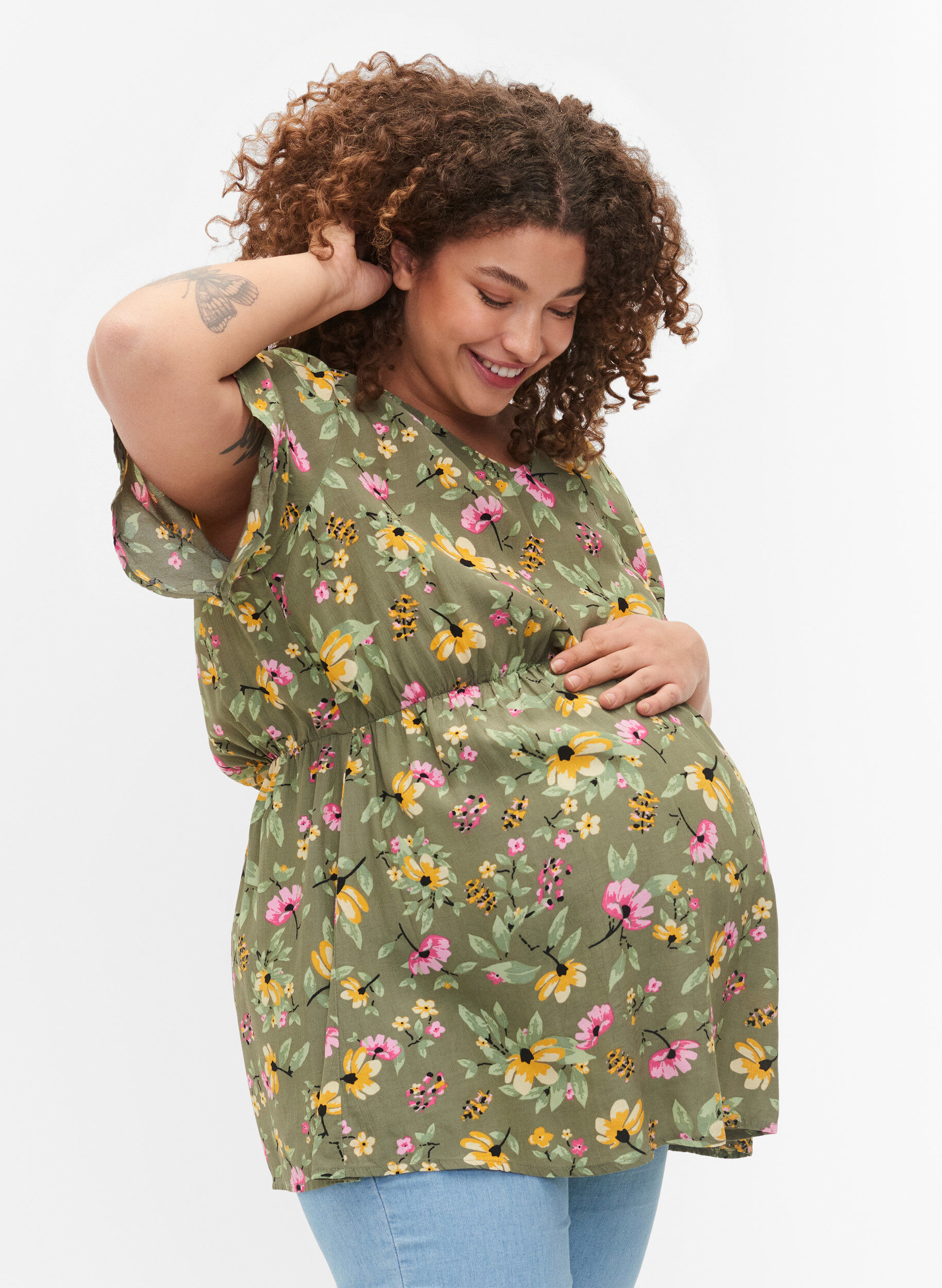 Zizzi Blomstrete bluse til gravide i viskose, Green Flower Print, Model image number 0