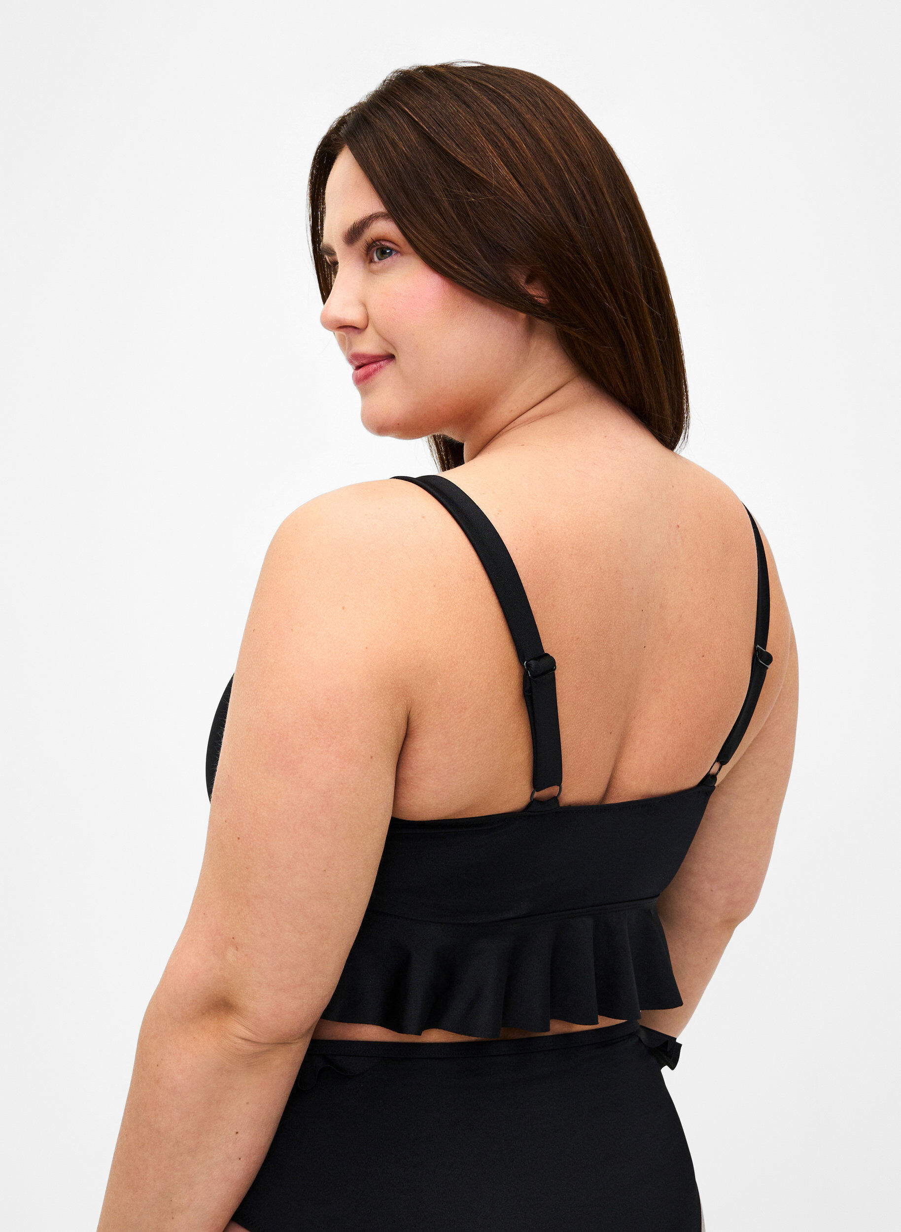 Zizzi Bikinioverdel med avtagbare pads og volangkant, Svart, Model image number 1