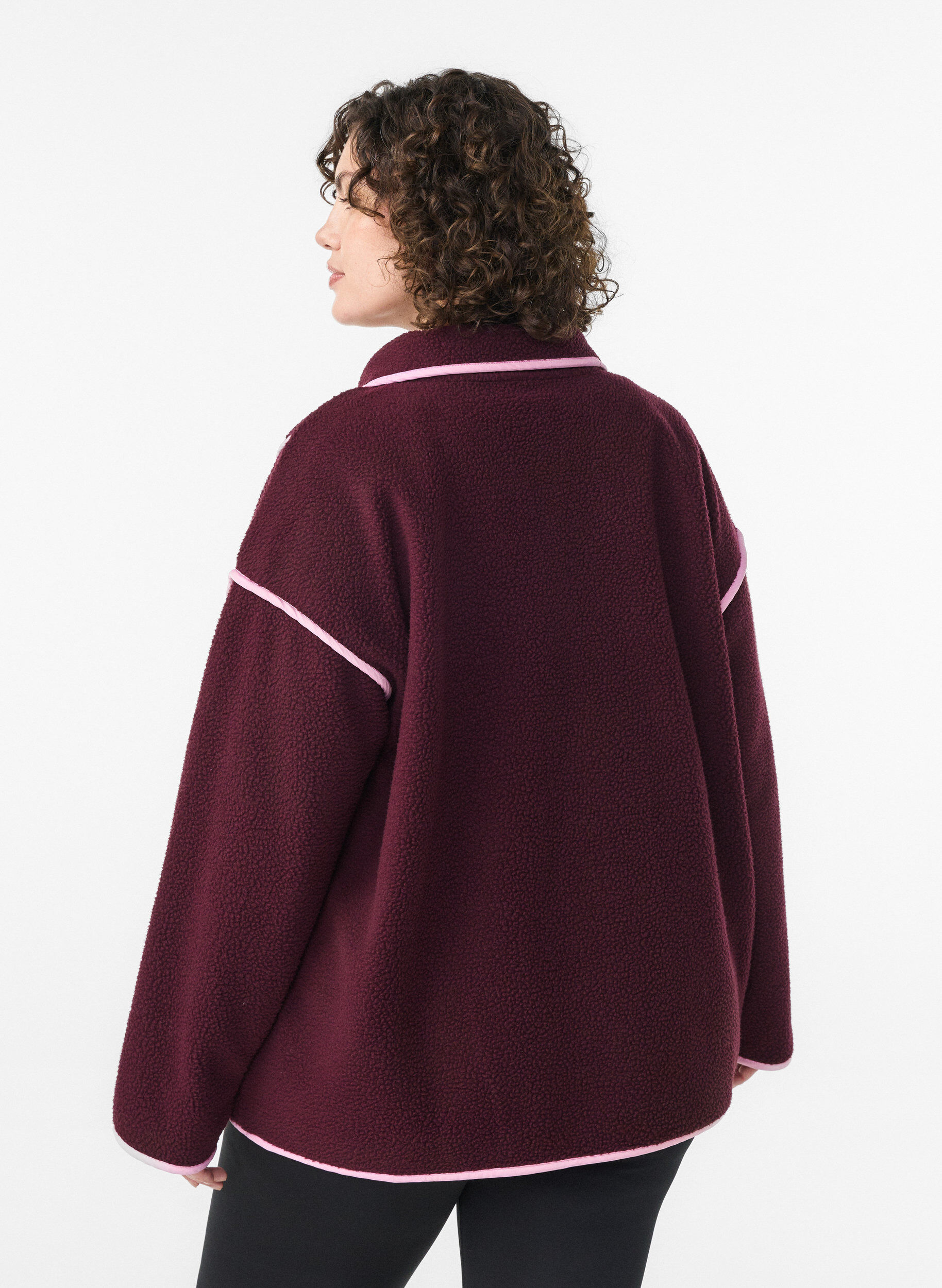 Zizzi Teddyjakke med kontrastdetaljer, R&oslash;d, Model image number 2