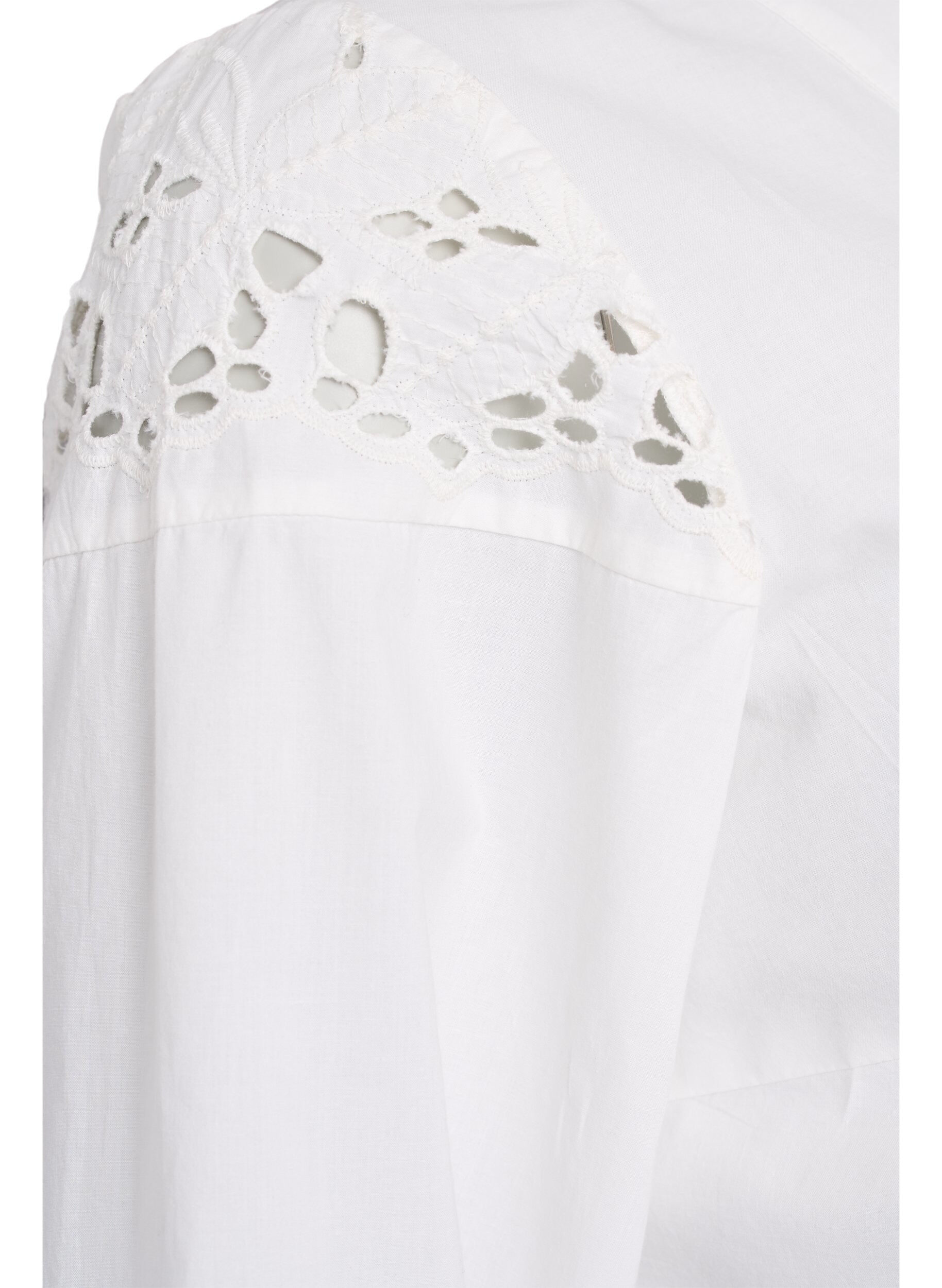 Zizzi Bluse med V-hals og broderie anglaise-detaljer, Hvit, Packshot image number 3