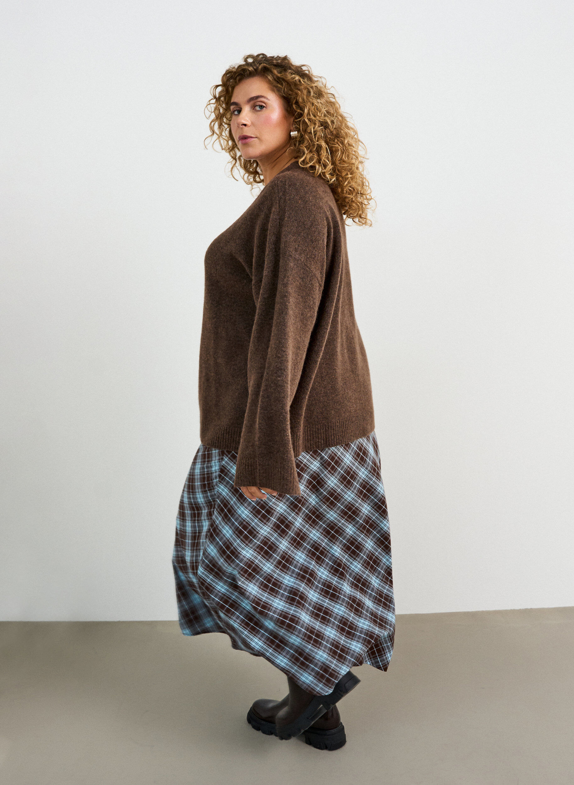 ZizziL&oslash;s strikkebluse med alpakka og ull, Brun, Model image number 2