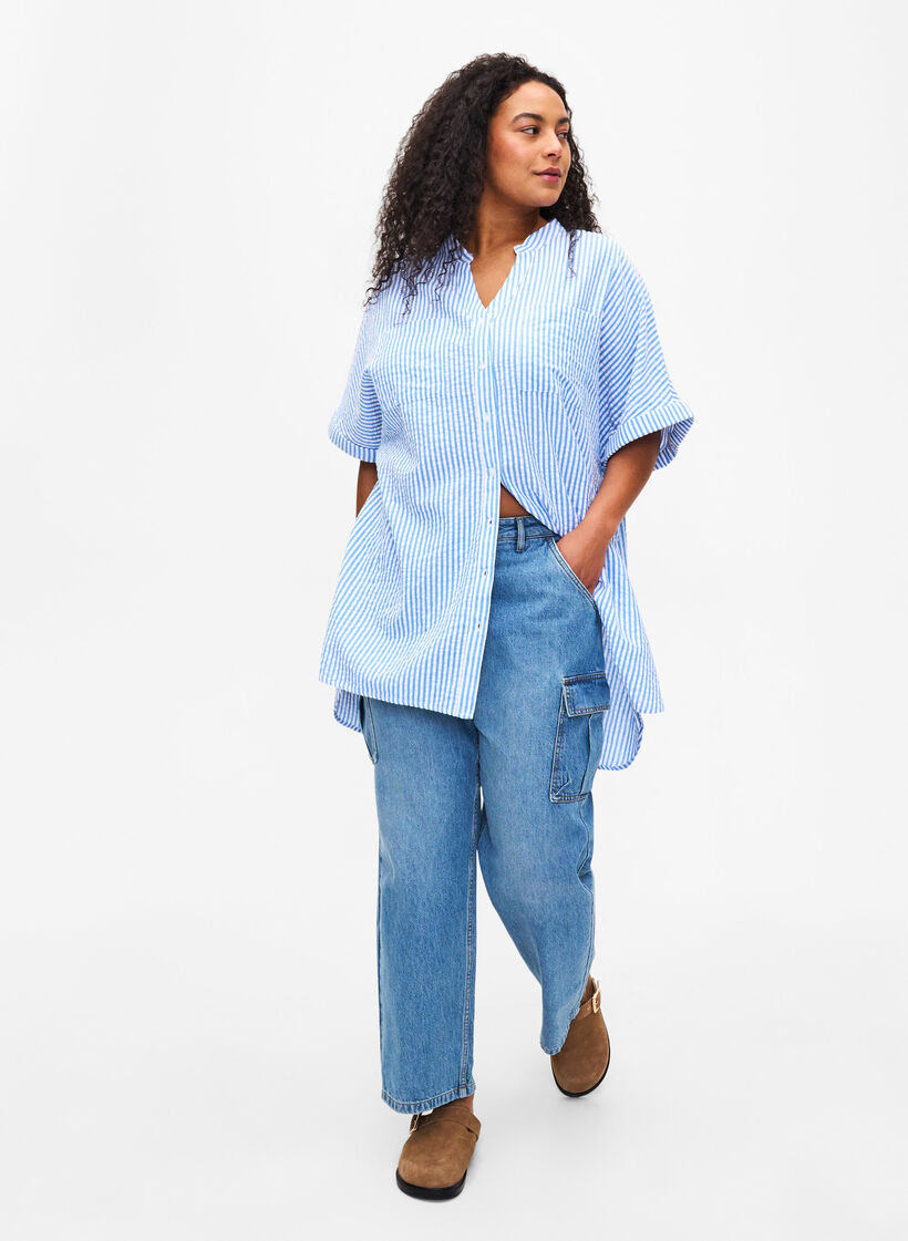 Stripete skjorte med brystlommer, Light Blue Stripe , Model image number 2
