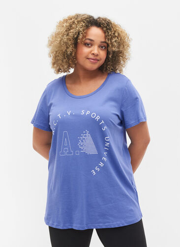 Zizzi T-skjorte til trening med trykk, Very Peri A.C.T.V, Model image number 0