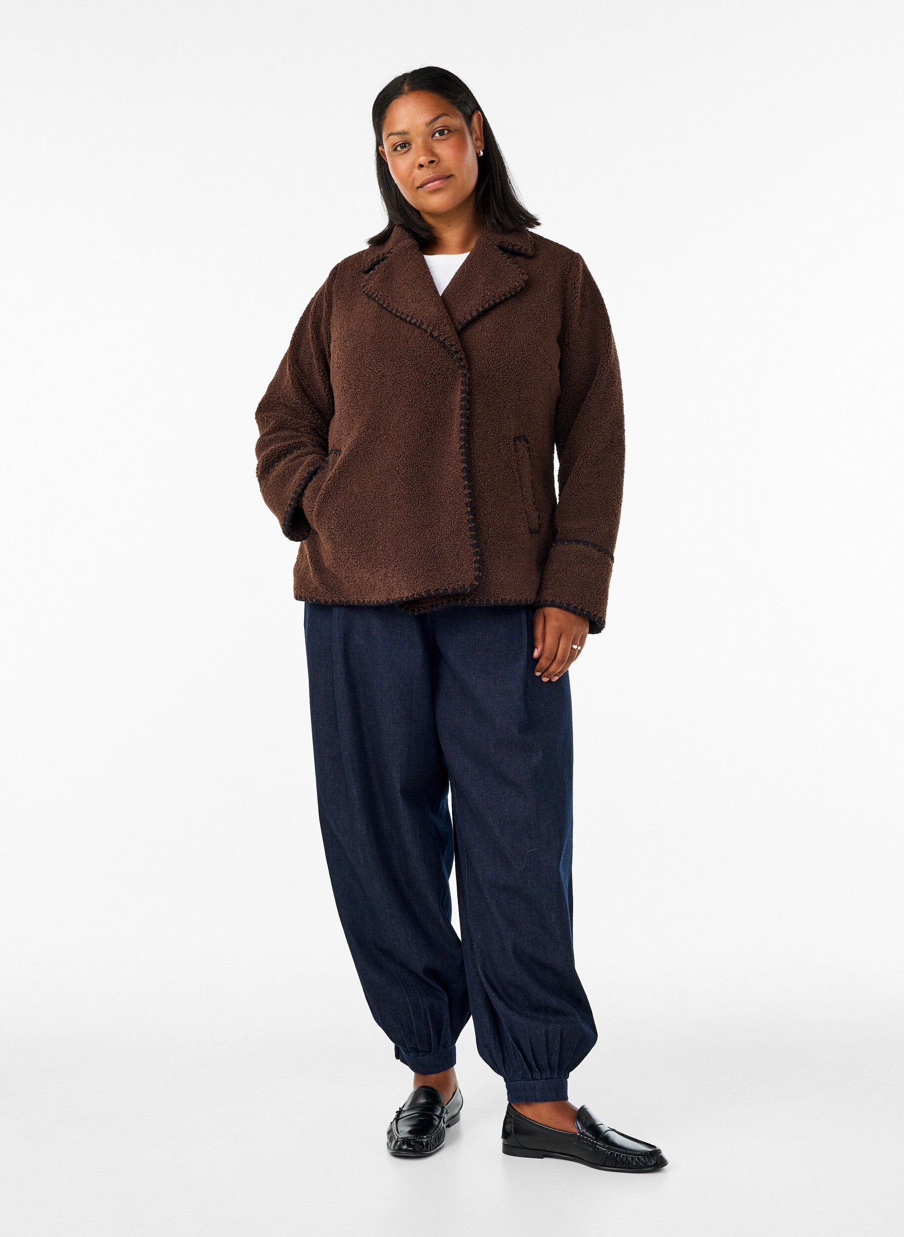 ZizziTeddyjakke med kontrastdetaljer, Brun, Model image number 1