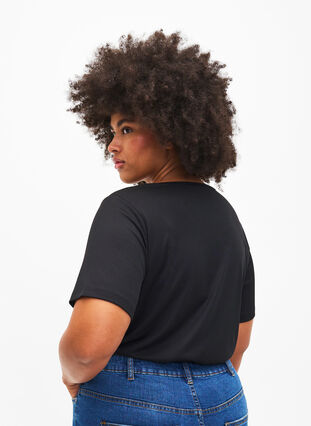 Ribbestrikket bluse med kjededetaljer, Black, Model image number 1