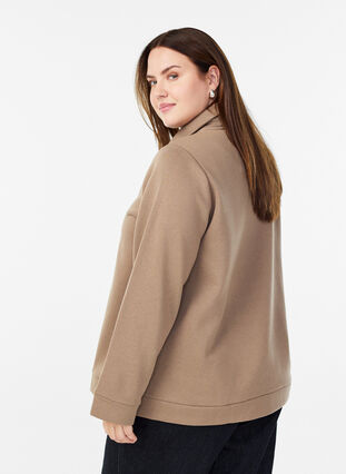 Zizzi Genser med høy hals og glidelåslukking, Brun, Model image number 2