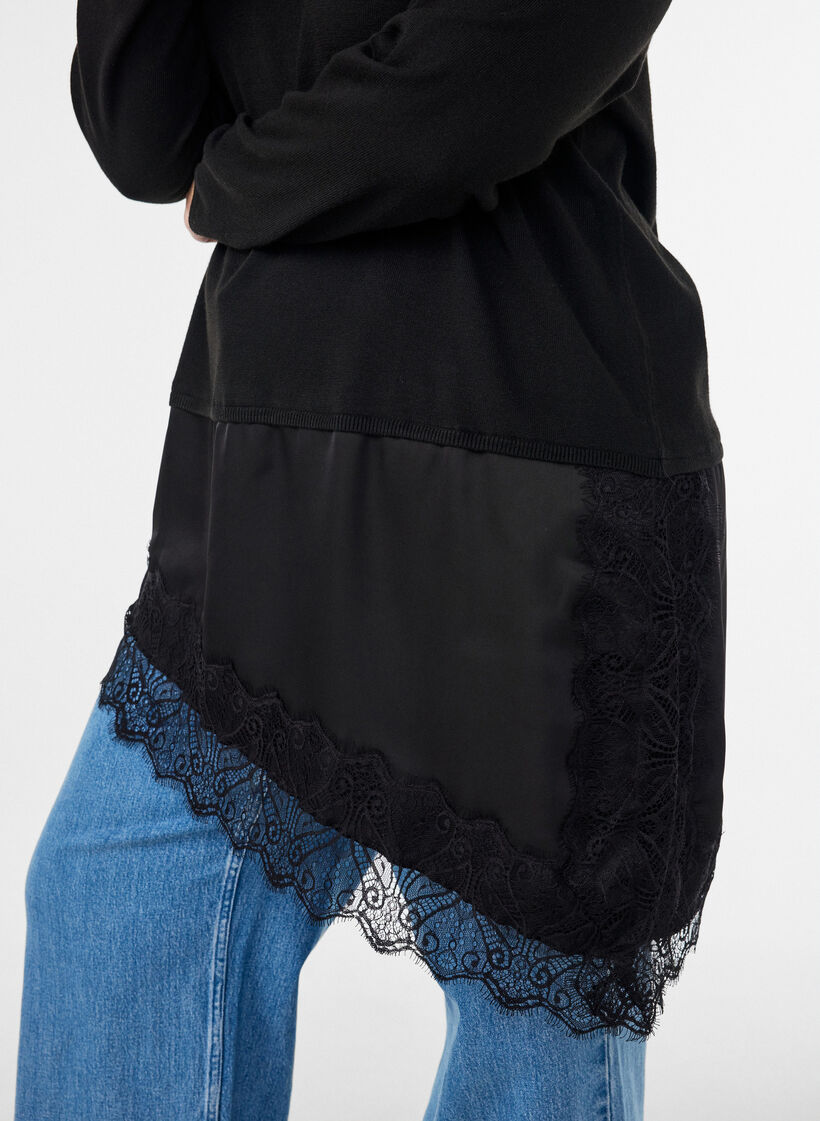 Strikkebluse med lagvis effekt og blondekant, Svart, Model image number 3
