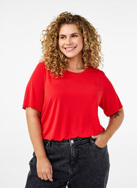 T-skjorte i Tencel ™ Modal med rund hals, Rød T-skjorte i Tencel ™ Modal med rund hals, Rød, Model