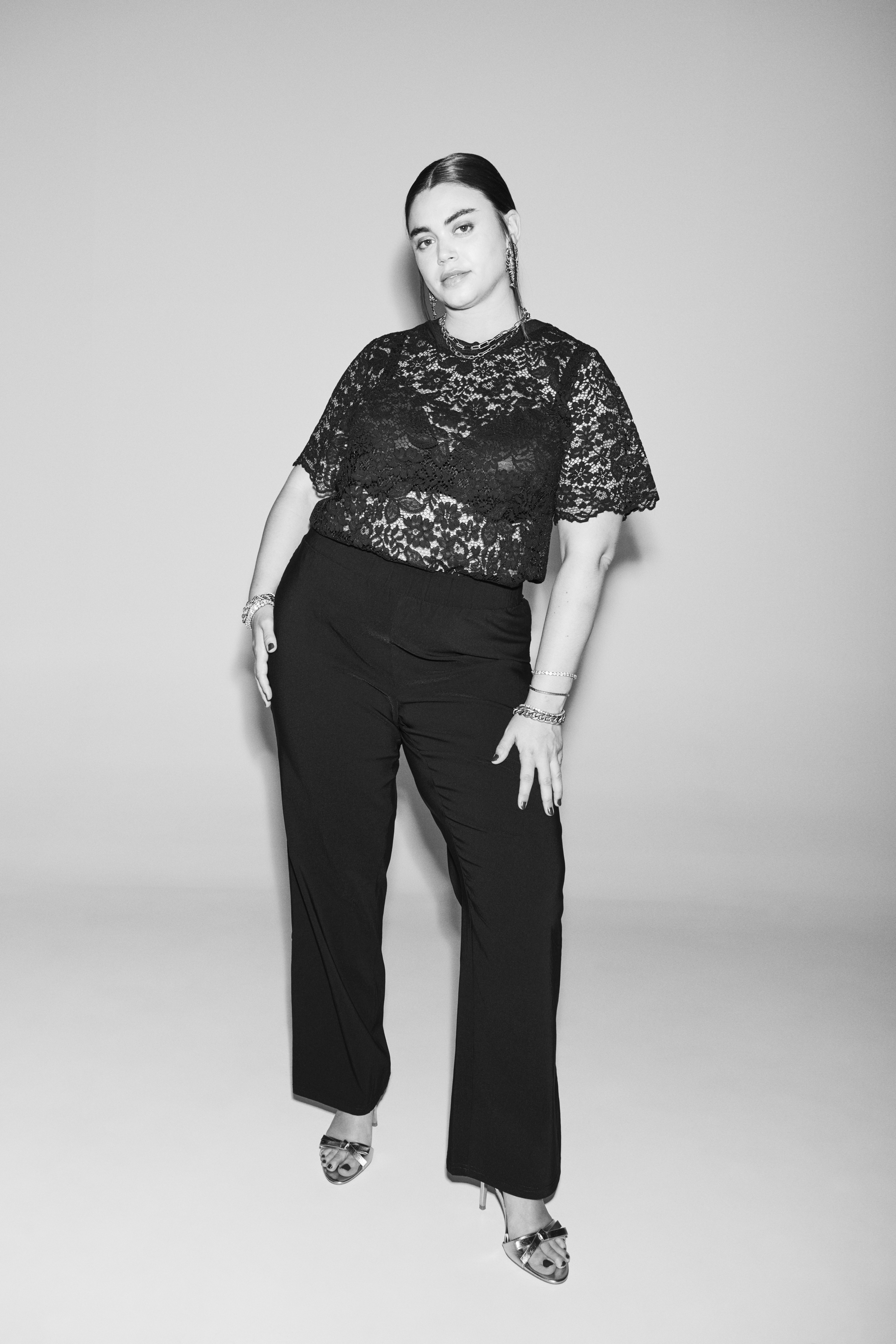 Se med blonderbluser, , Model