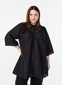 Tunika med hekledetaljer og stripet tekstur, Svart Tunika med hekledetaljer og stripet tekstur, Svart, Model