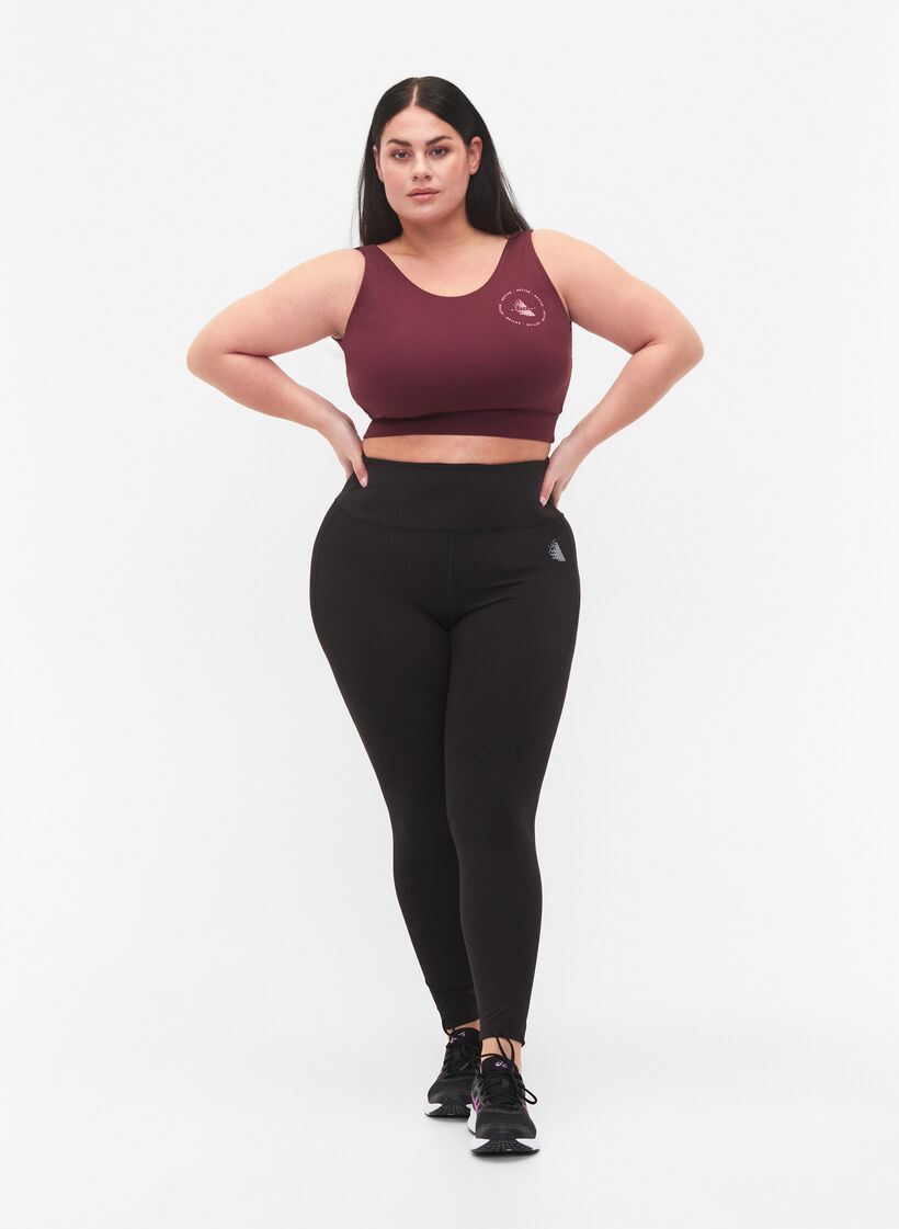 CORE, MID SUPPORT SPORTS BRA - Sports-BH med V-skjæring på ryggen, Fig, Model image number 2