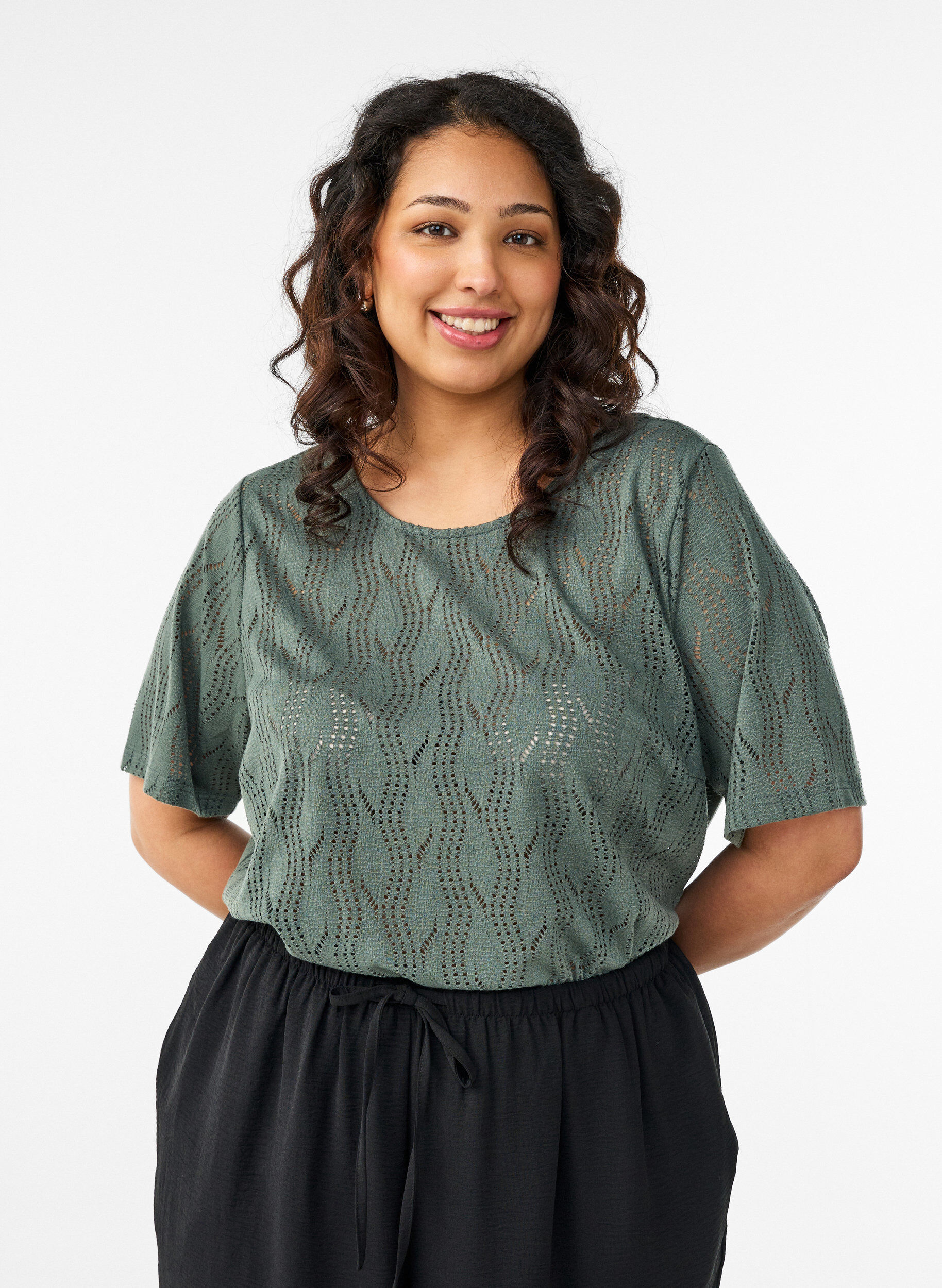 Jersey T-skjorte med hullm&oslash;nster, Gr&oslash;nn, Model