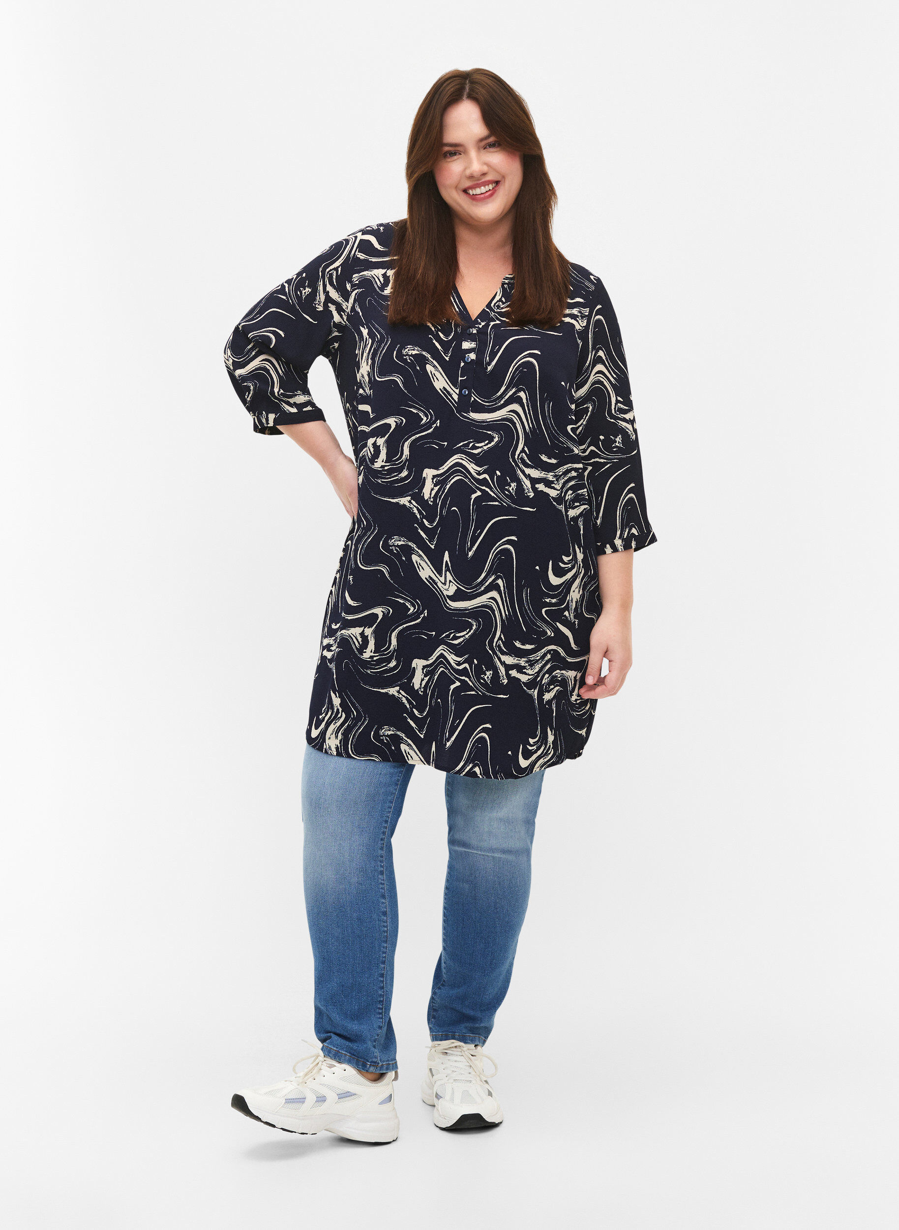 Zizzi Tunika med 3/4-ermer og trykk, N. Blazer Swirl AOP, Model image number 2