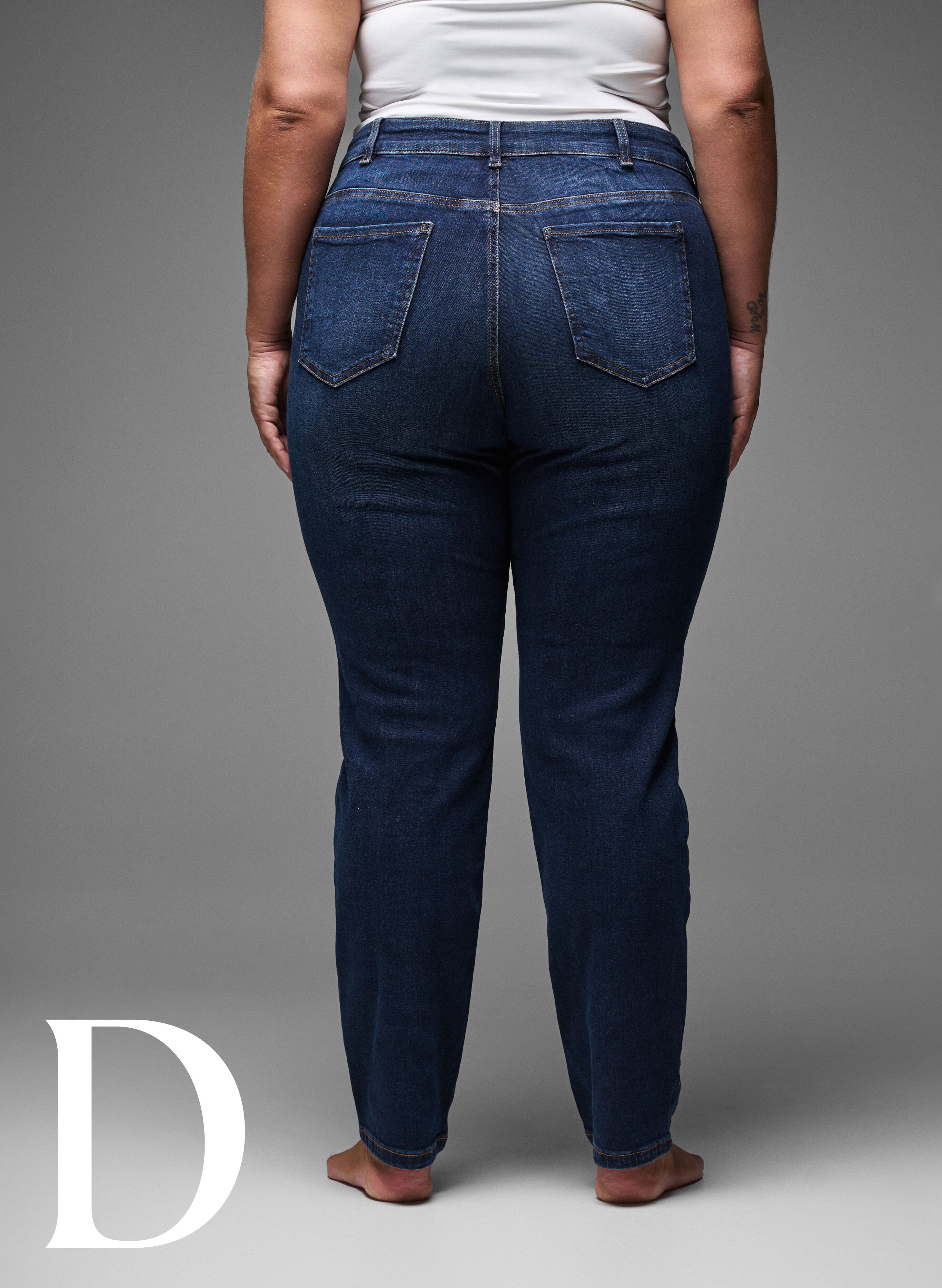 Zizzi Slim fit jeans med vanlig midje, Dark Blue, Model image number 9
