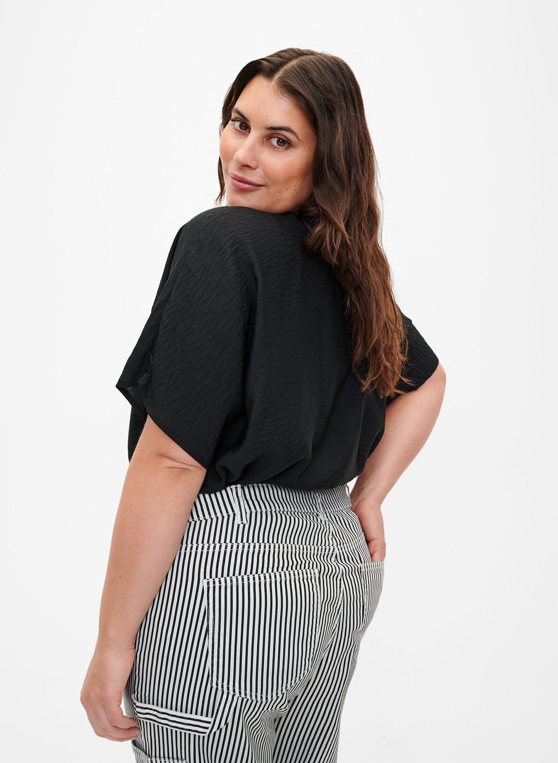 Zizzi Kortermet bluse i viskose, Black, Model image number 1