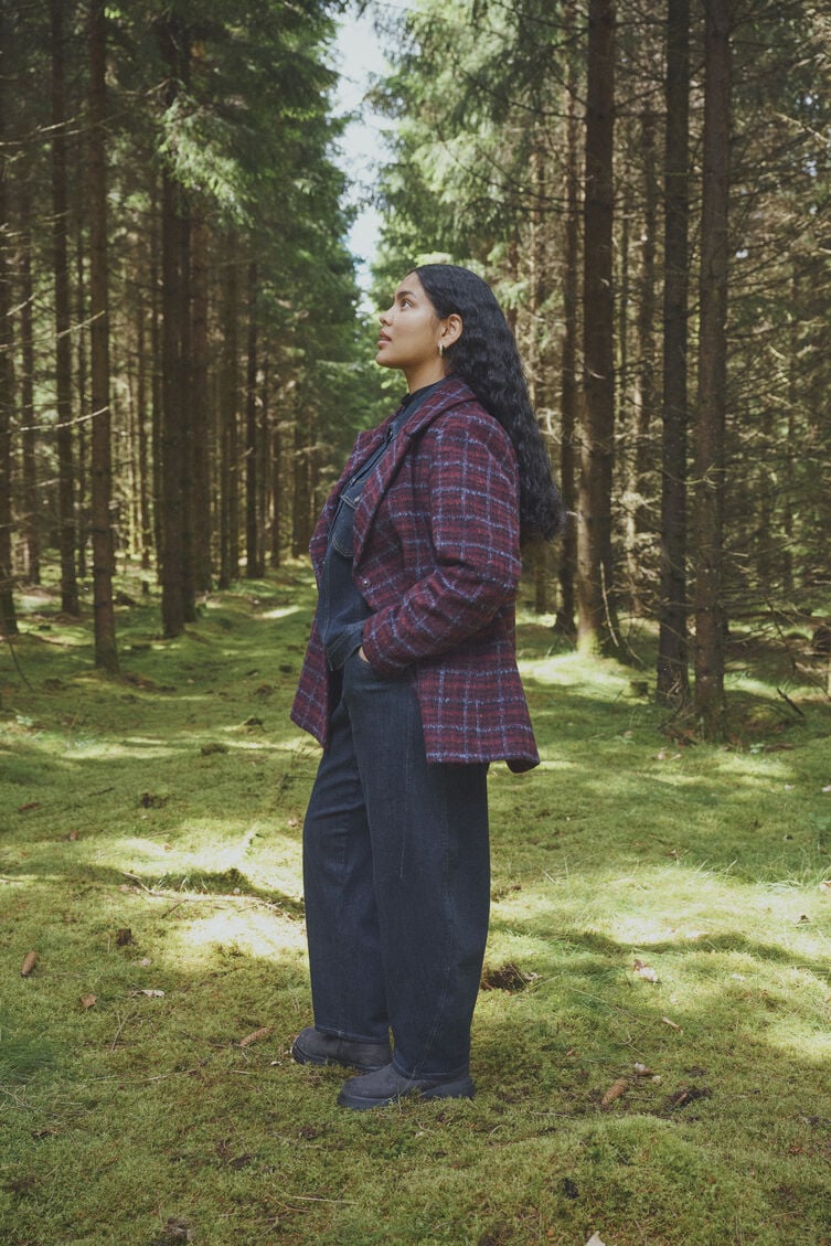 Skoglig eleganse i rutem&oslash;nster, , Model