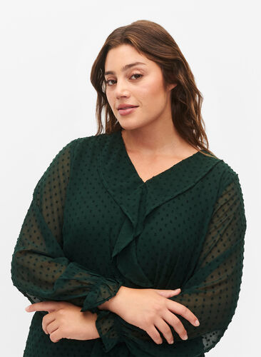 Bluse med volanger og prikkete tekstur, Scarab, Model image number 2