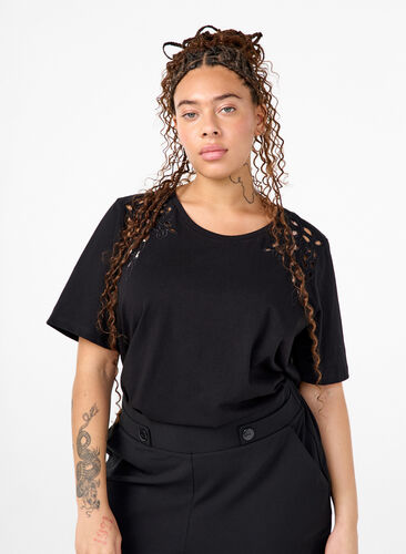 Zizzi T-skjorte i økologisk bomull med broderidetaljer, Black, Model image number 0
