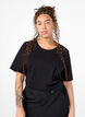 T-skjorte i økologisk bomull med broderidetaljer, Black, Model image number 0