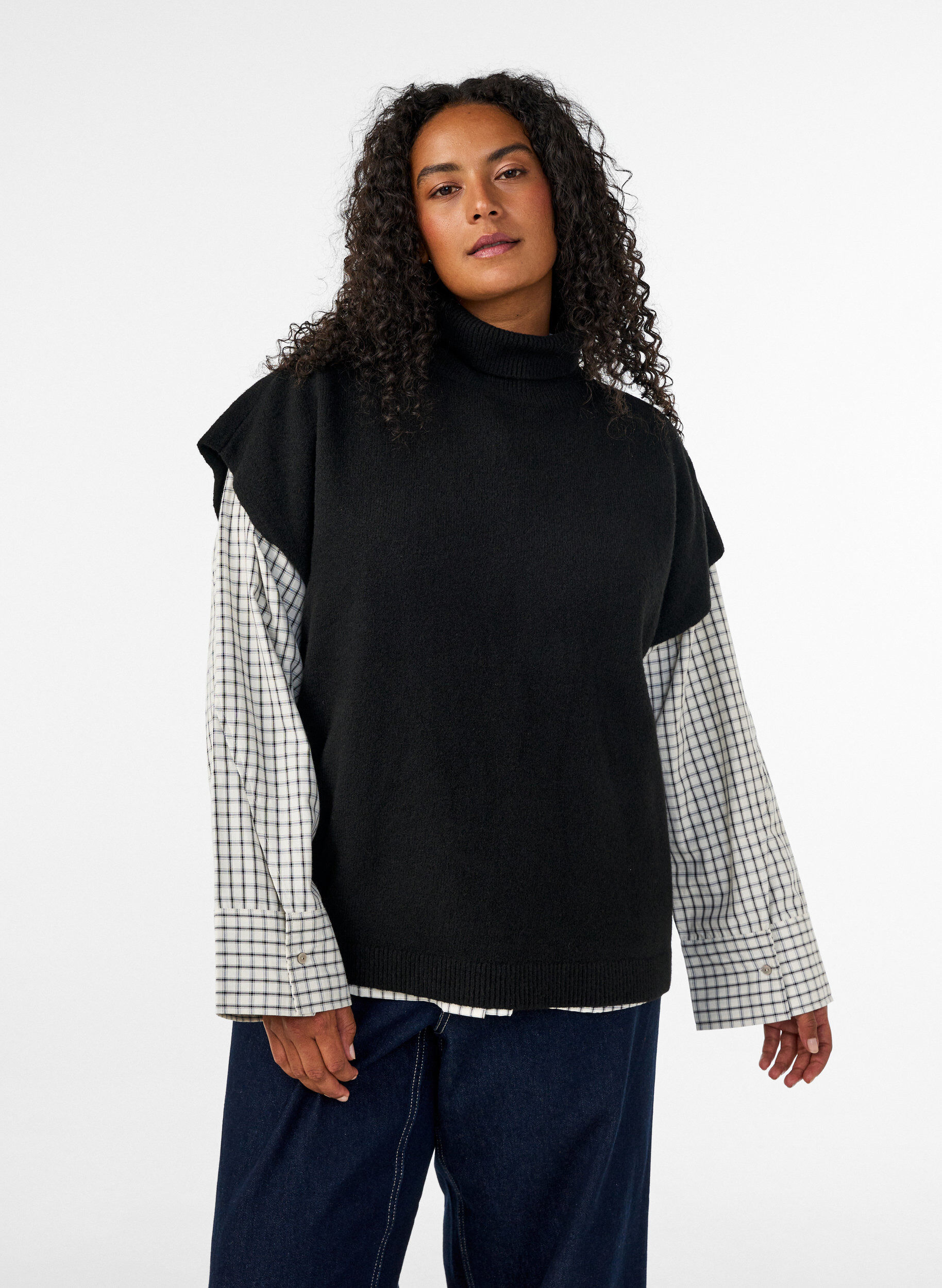 ZizziStrikket vest med h&oslash;y hals, Svart, Model image number 3