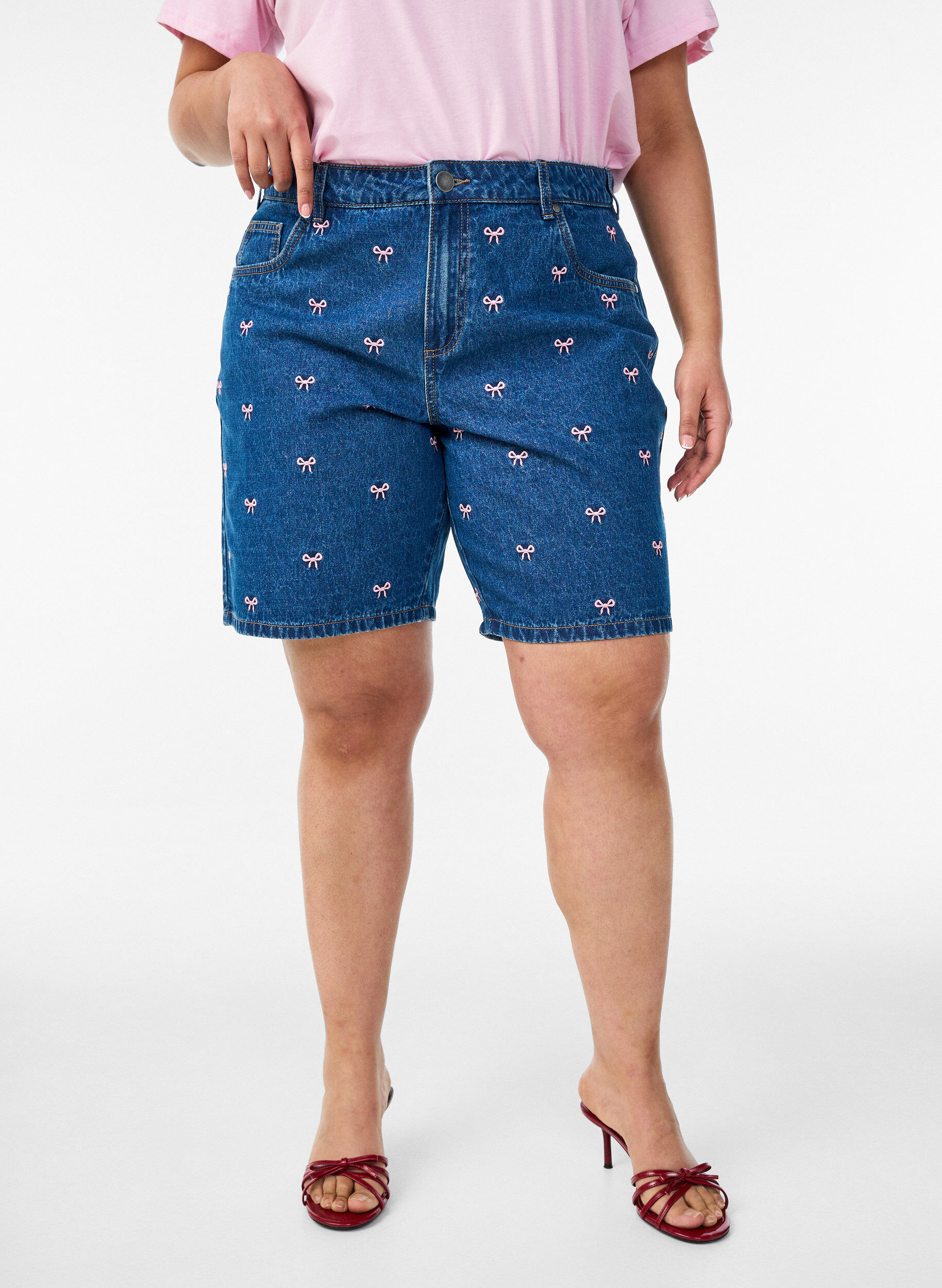 ZizziBroderte denimshorts, Bl&aring;, Model image number 3