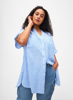 Stripete skjorte med brystlommer, Light Blue Stripe , Model image number 0