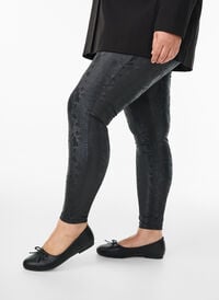 Leggings i imitert skinn med dyretrykk, Svart Leggings i imitert skinn med dyretrykk, Svart, Model