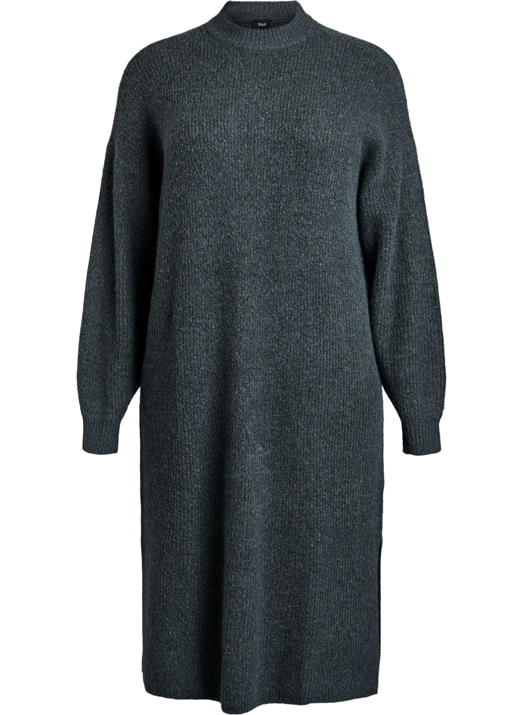 Lang strikkekjole med h&oslash;y hals