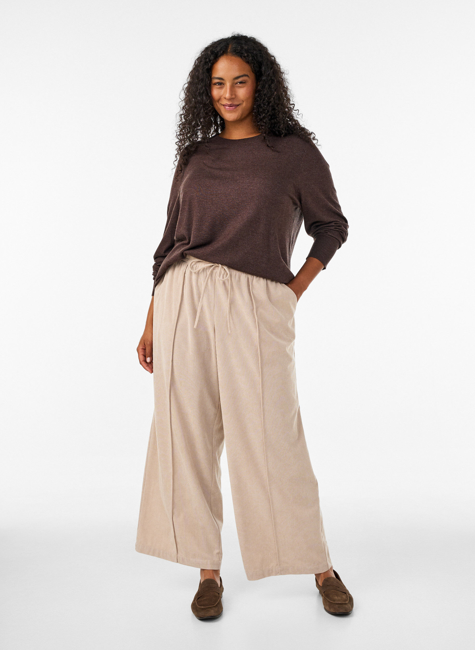 ZizziStrikkebluse med rund hals, Brun, Model image number 1