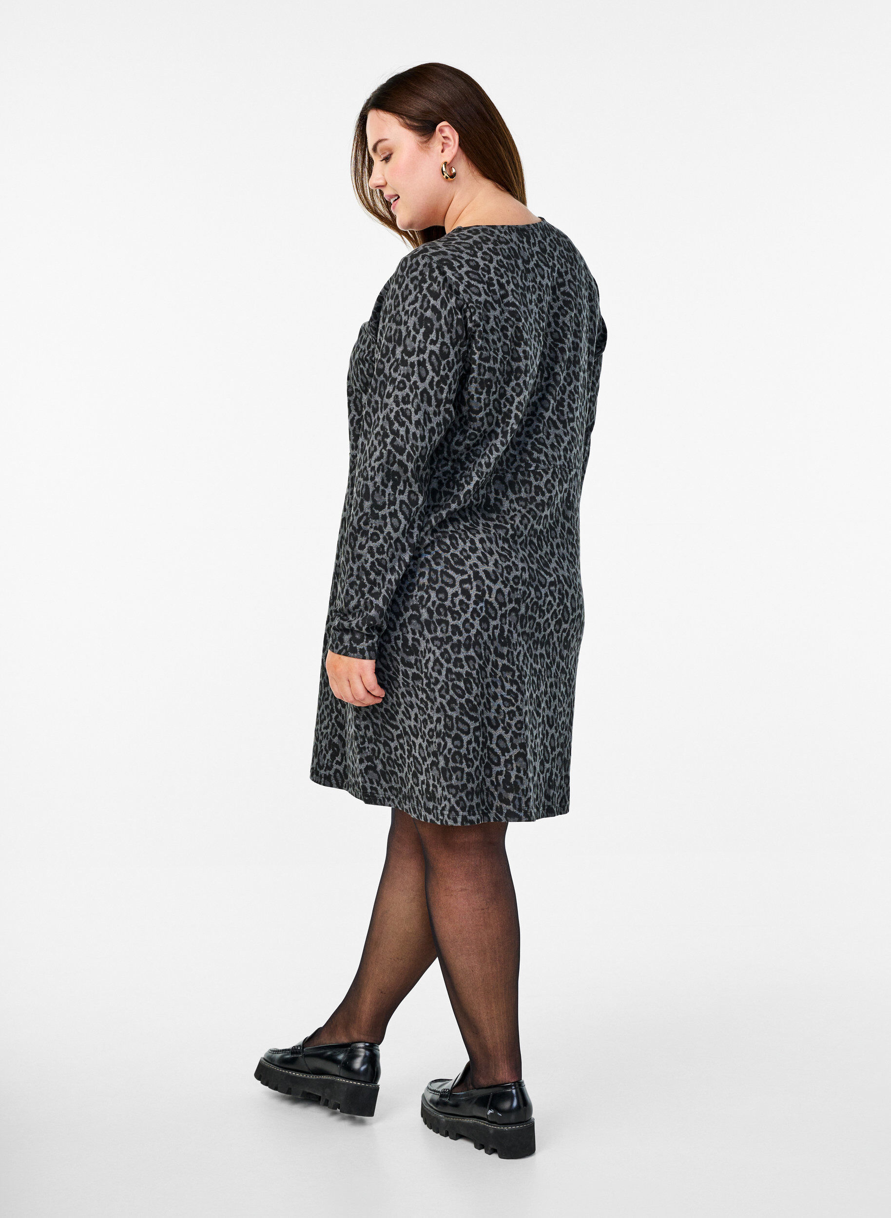 Zizzi Langermet kjole med rund hals og leopardm&oslash;nster, Dark Grey Leo, Model image number 1
