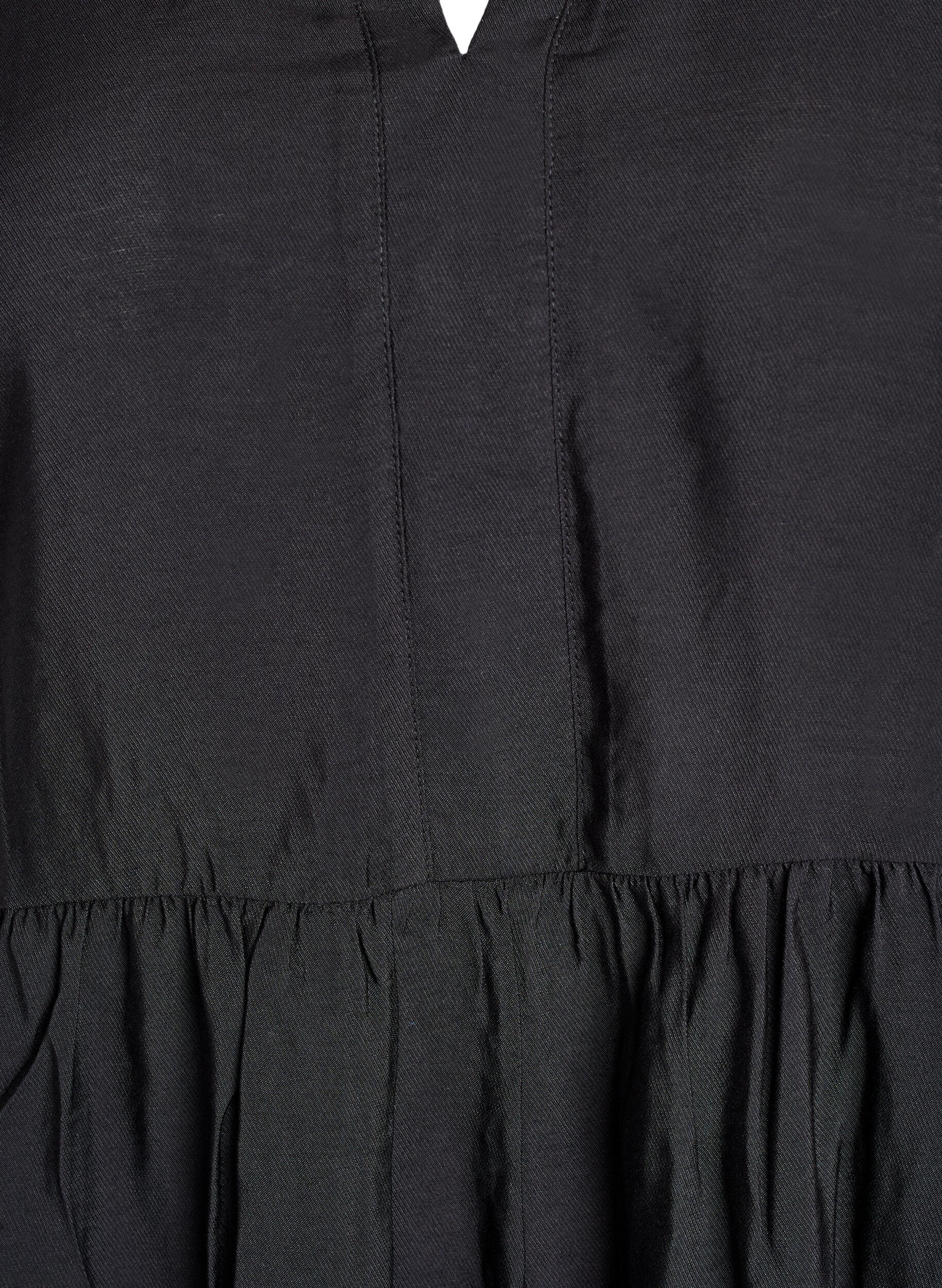 Zizzi A-linje kjole med volangkrage, Svart, Packshot image number 2