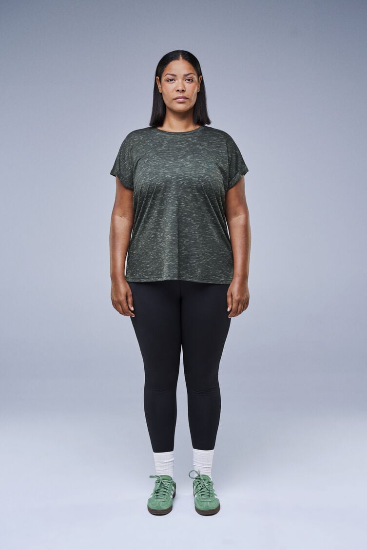 Grønn løs trenings-T-skjorte, , Model