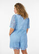 Kortermet bluse med blonder og V-hals, Bl&aring;, Model image number 2