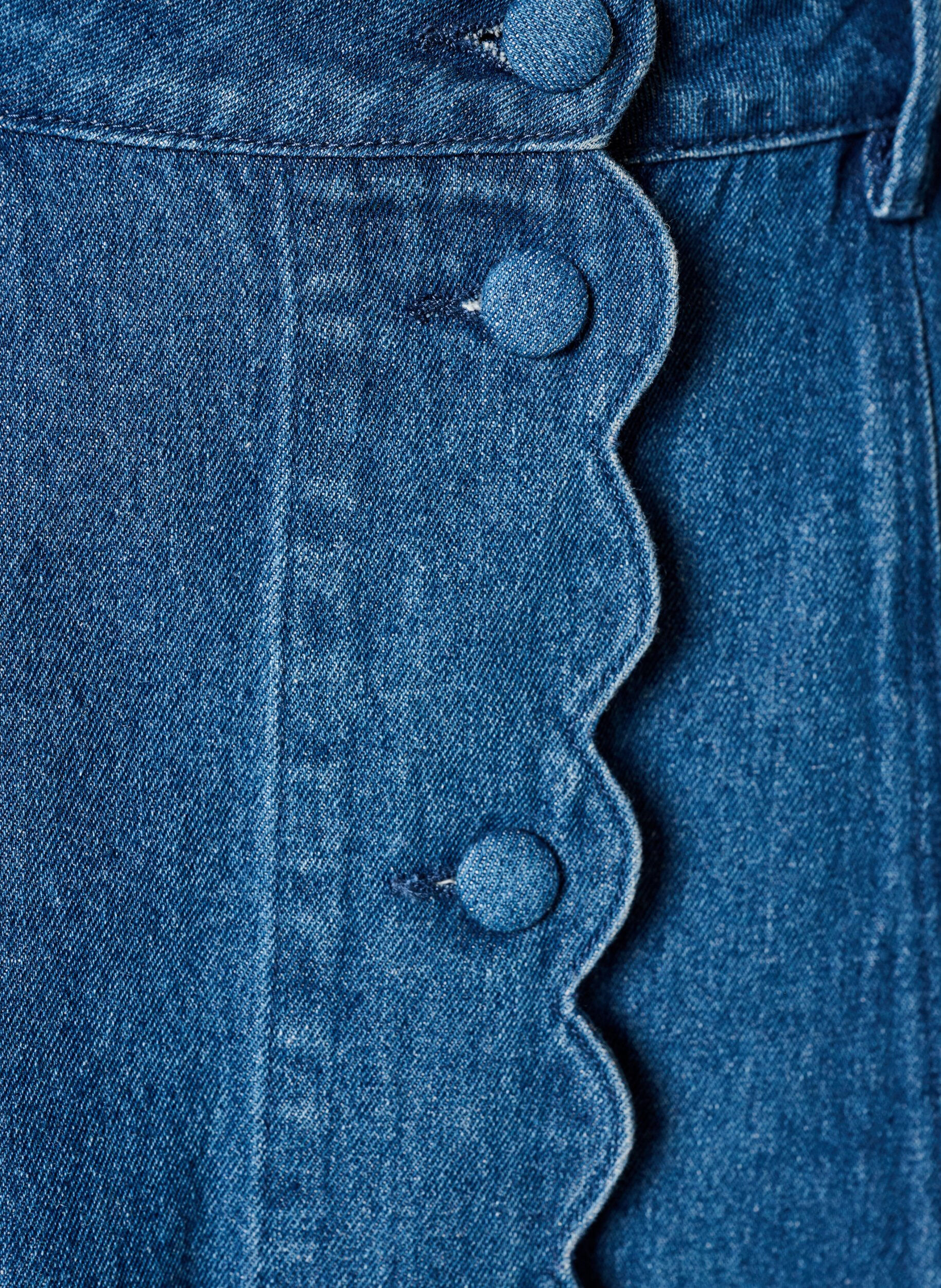 ZizziA-formet denimskj&oslash;rt med b&oslash;lgete knappestolpe, Bl&aring;, Packshot image number 2
