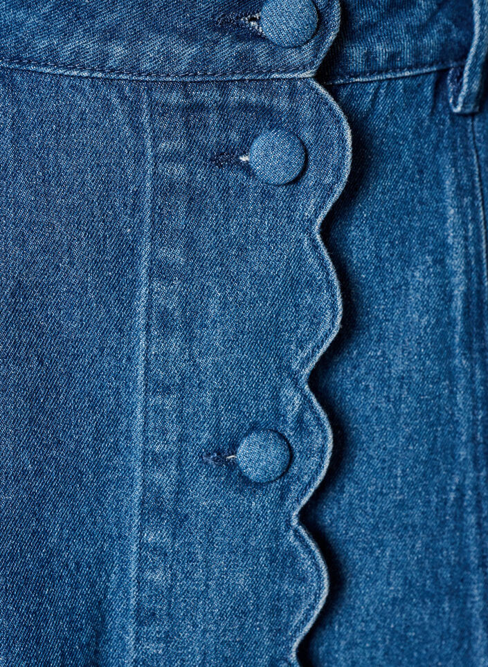 A-formet denimskj&oslash;rt med b&oslash;lgete knappestolpe, Bl&aring;, Packshot image number 2