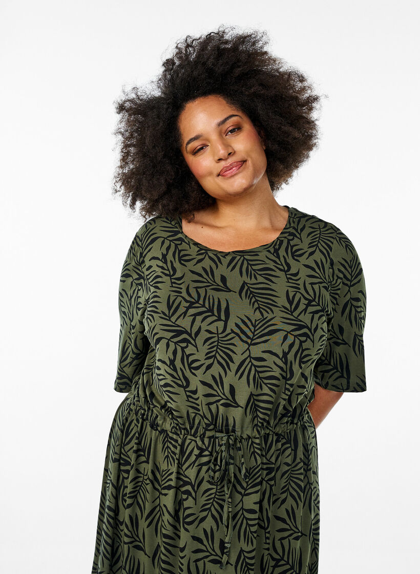 Midilang jerseykjole med knytebelte i livet, Grønn, Model image number 2