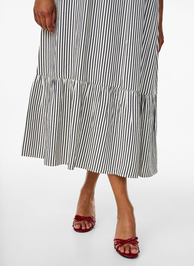Sommerkjole med striper og A-form, Svart, Model image number 2