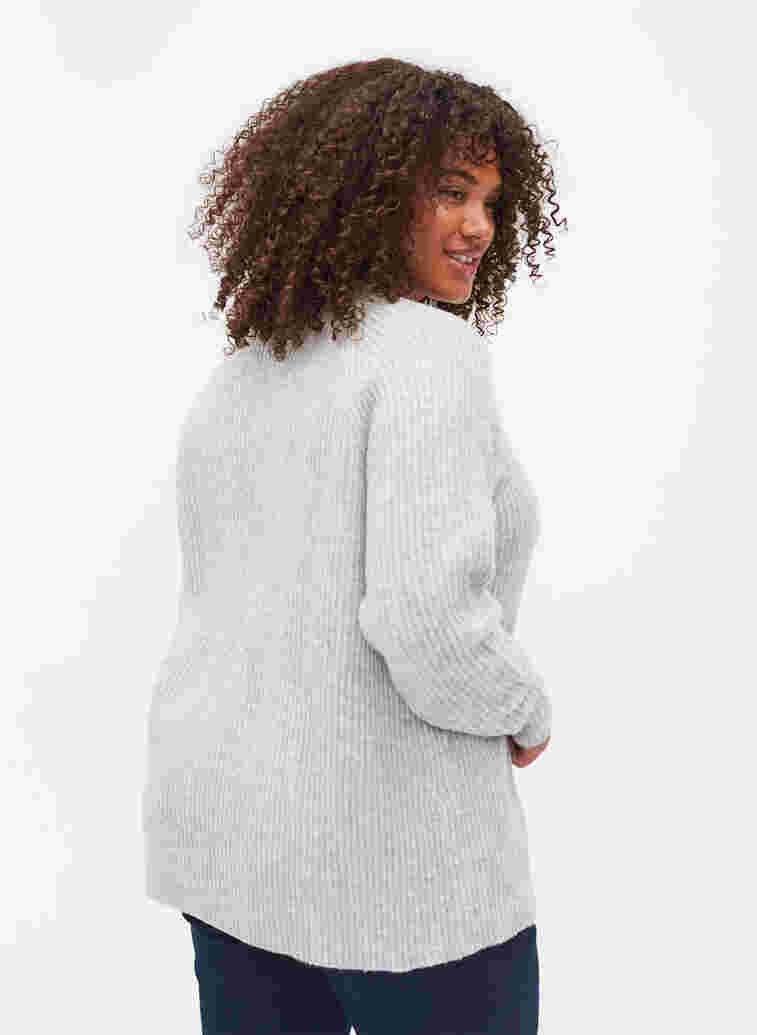 Melert strikkegenser med perleknapper, Light Grey Melange, Model