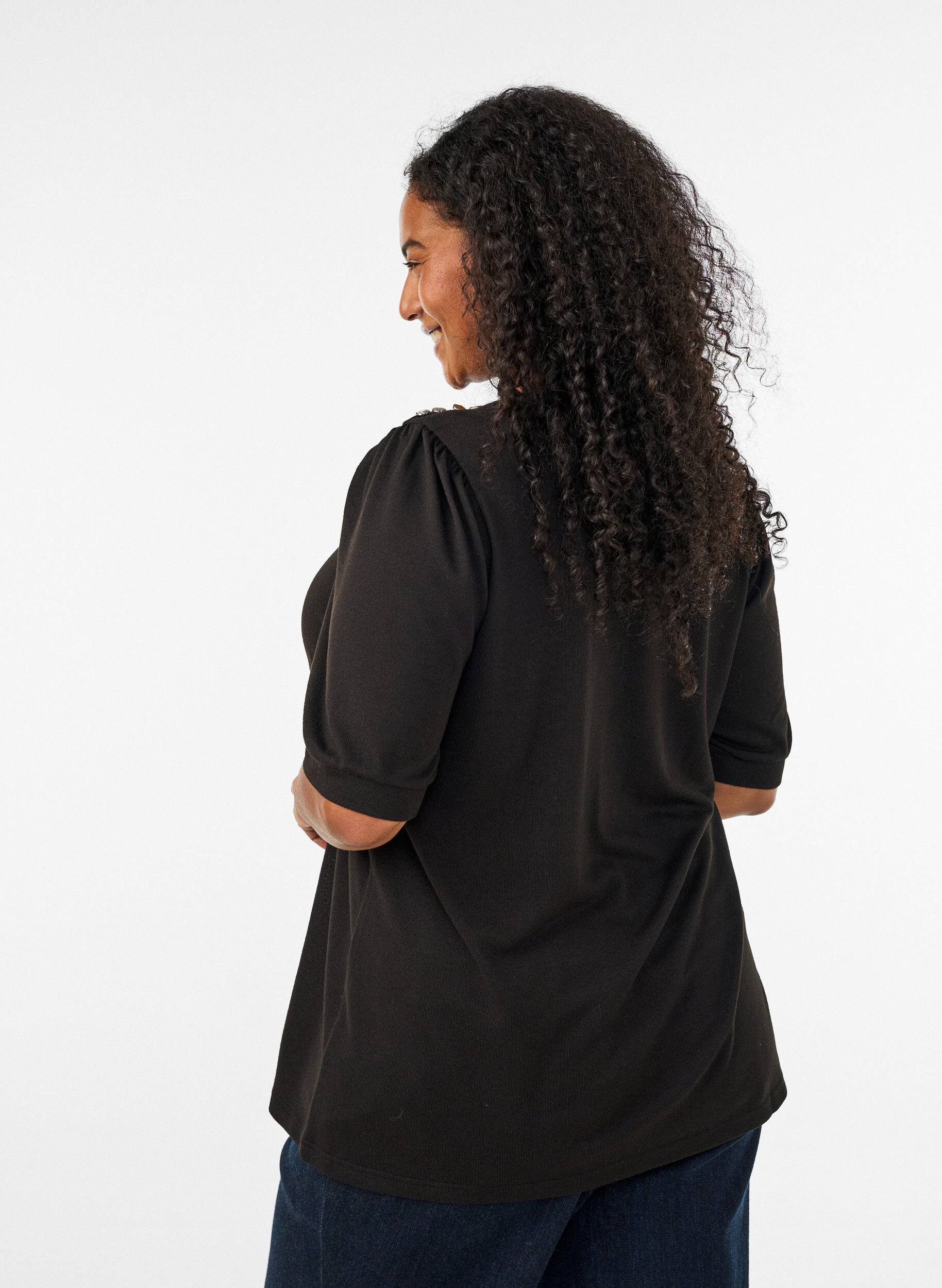 ZizziBluse med knappedetaljer og korte puffermer, Svart, Model image number 2