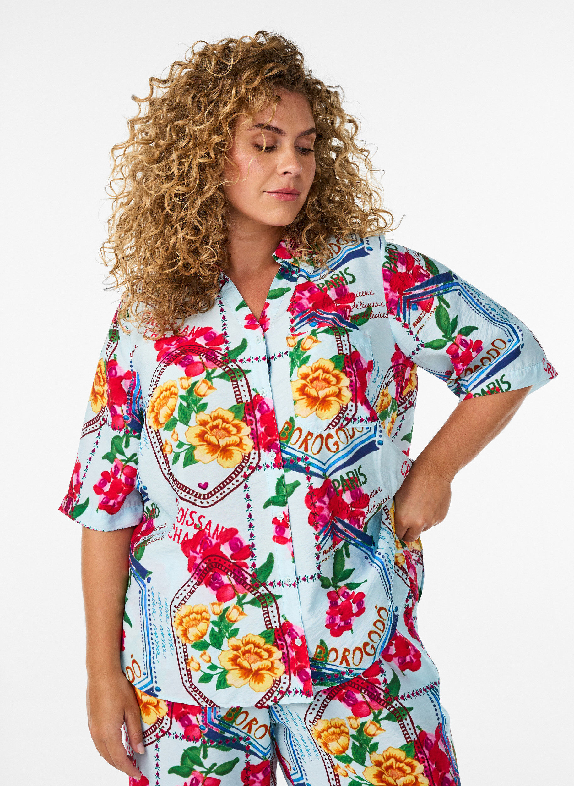 Bluse med albuelange ermer og fargerikt trykk, Bl&aring;, Model