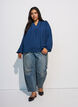 Bluse med V-hals og heklet b&aring;nd, Bl&aring;, Model image number 1