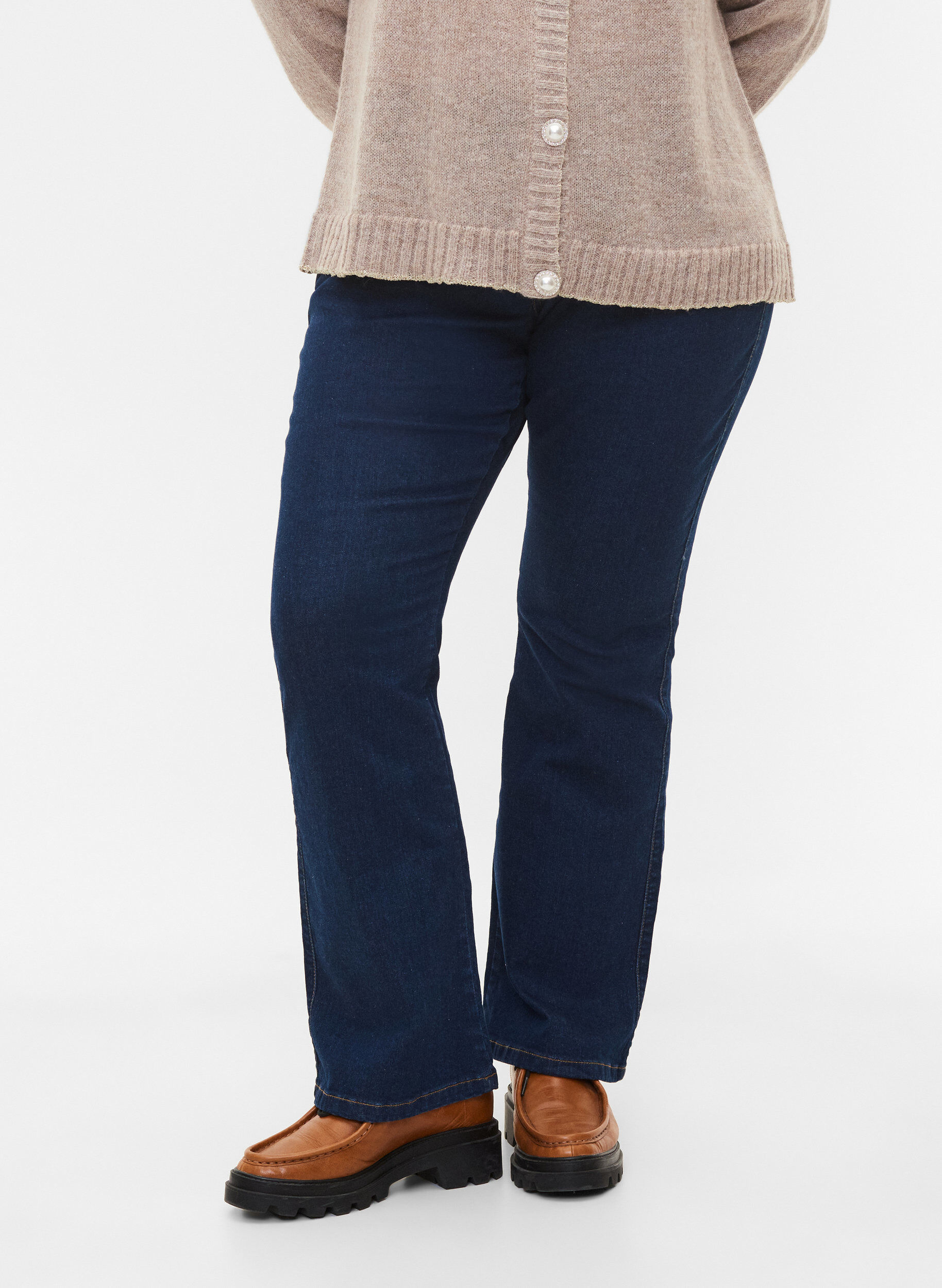 Zizzi Ellen bootcut jeans med h&oslash;yt liv, Bl&aring;, Model image number 2