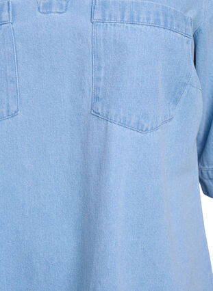 Zizzi Kort denimkjole med krage og V-hals, Blå, Packshot image number 2