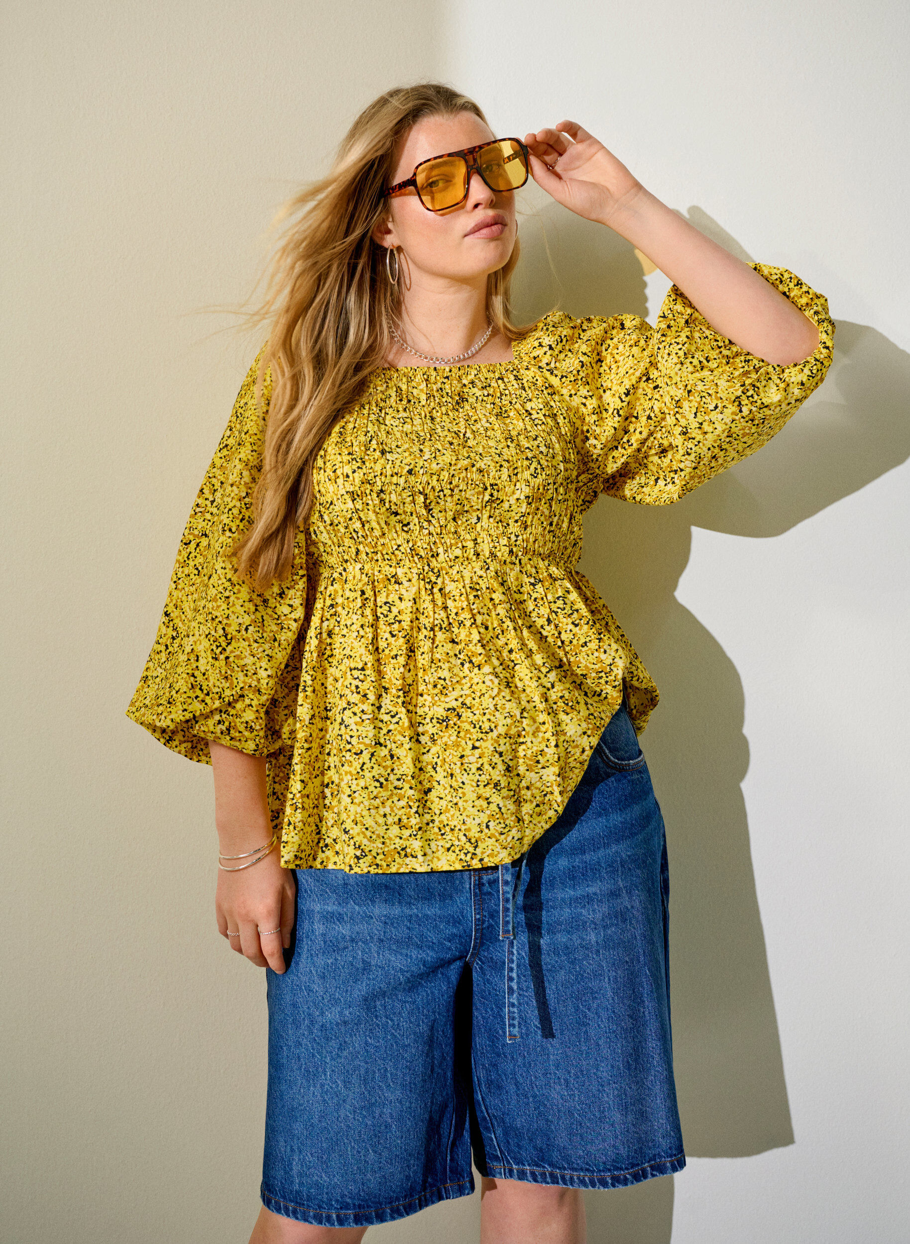 Slim fit denimshorts med knytebelte